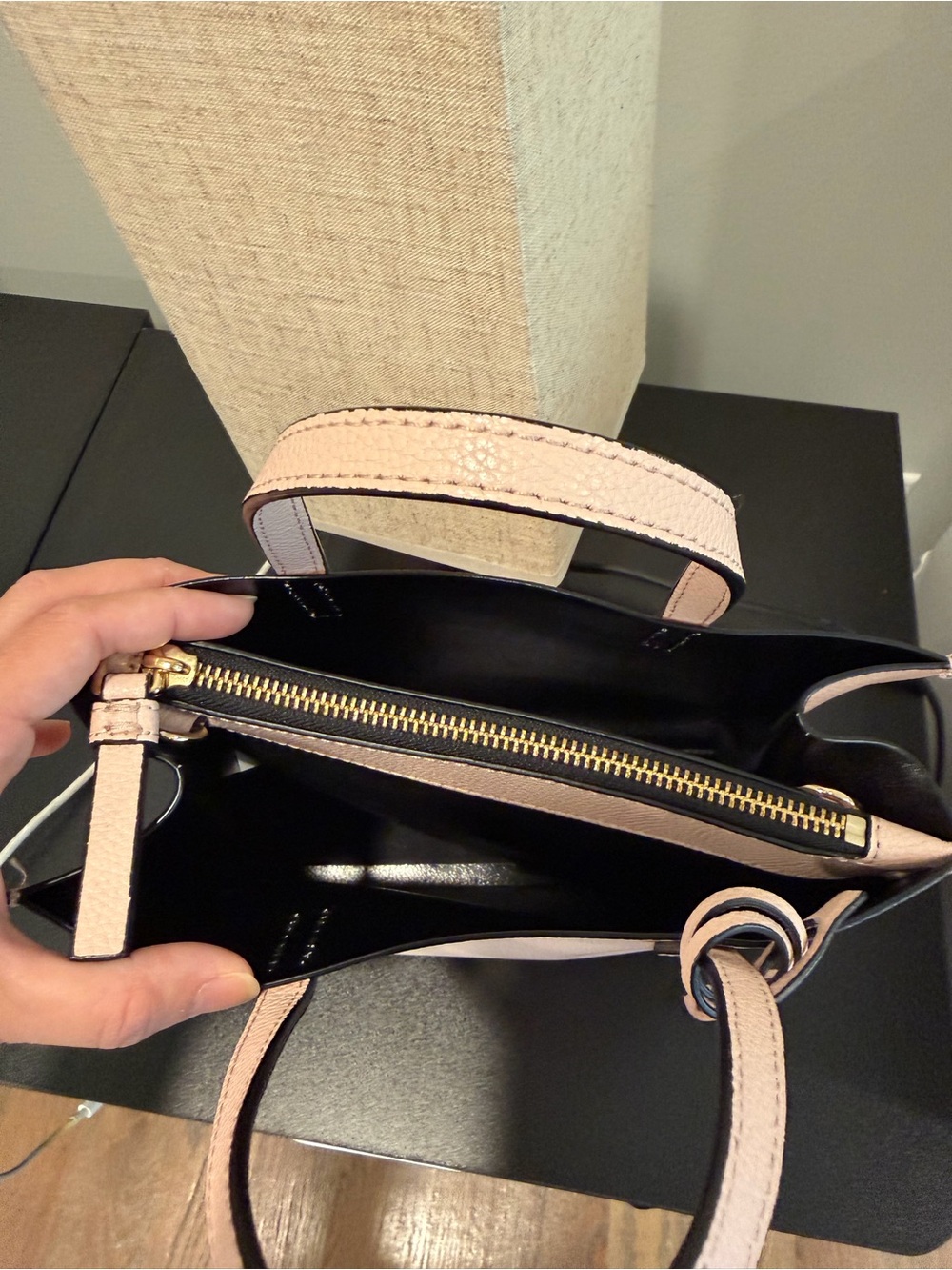 🩷Host pick🩷 Marc Jacobs Blush Small Leather Tote - Picture 8 of 9